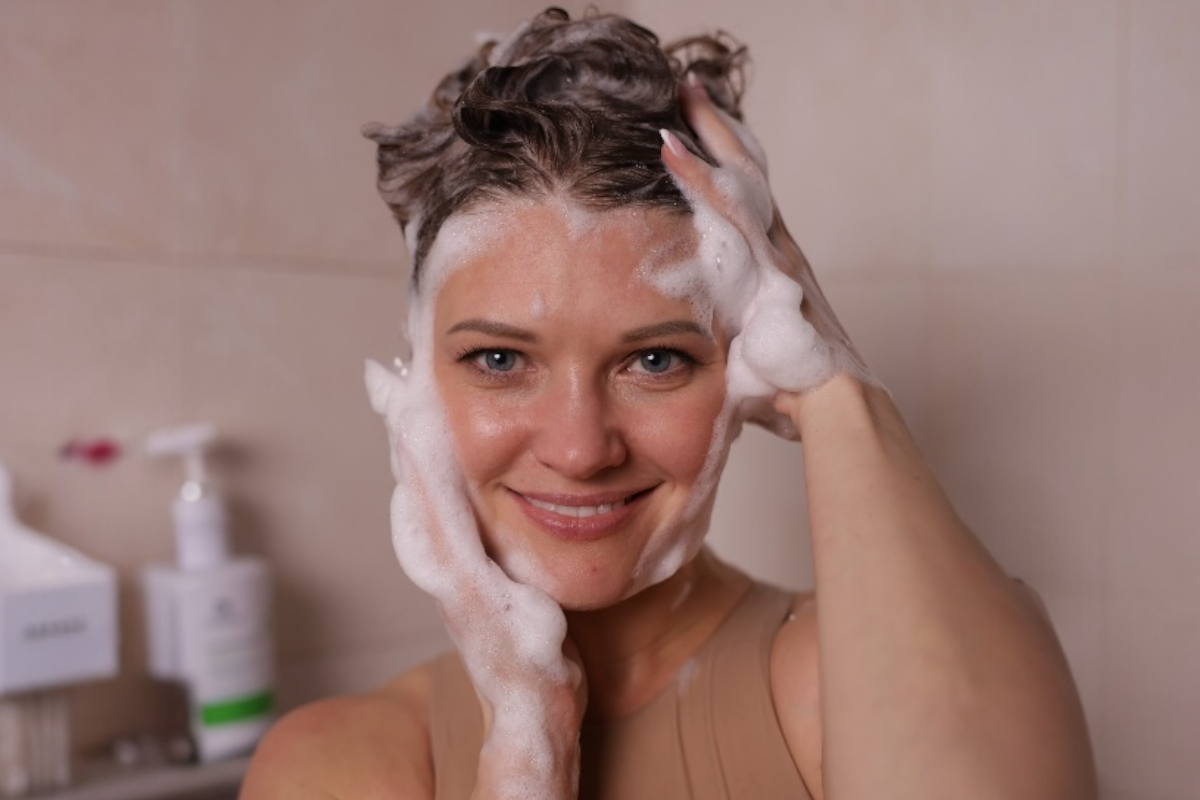 Kopfhautreinigung mit Xiaomoxuan Shampoo